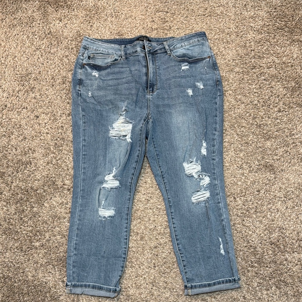 Judy Blue Ankle Cropped Boyfriend Distressed Blue Jeans